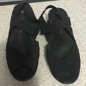 bernie mev wedge black